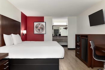 Deluxe Room, 1 King Bed