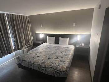 Standard Room, 1 King Bed, Non Smoking, Refrigerator & Microwave