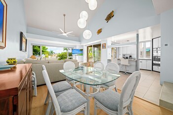 Deluxe Villa, 2 Bedrooms (404 Garden, 2 bathroom)