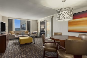 Suite, 1 King Bed with Sofa bed, Bathtub (Waldorf)