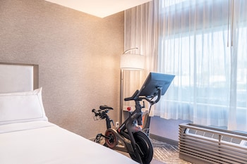 Standard Room, 1 King Bed (Spin Bike)