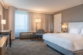 Premium Room, 1 King Bed, Corner