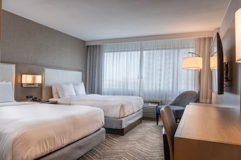 Standard Room, 2 Queen Beds, Accessible (Communications, Walk In Shower)