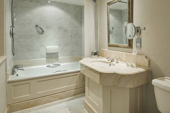 Deluxe Room, 1 King Bed