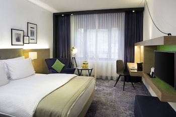 Standard Room, 1 Queen Bed (Top Floor)
