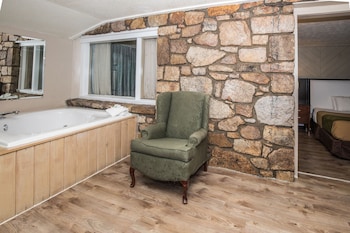 Deluxe Suite, 1 King Bed, Non Smoking
