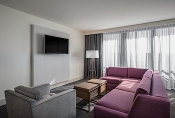 Suite, 1 Bedroom (Worklife)