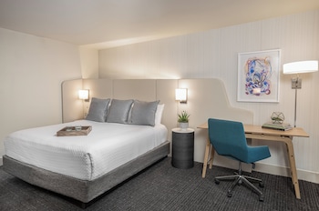Standard Room, 1 King Bed (Worklife)