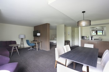 Premium Room, 1 King Bed, Corner (Worklife)