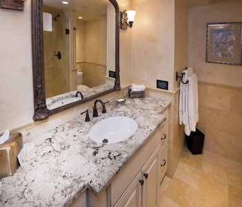 Room, 1 Bedroom (Lodge Residence)