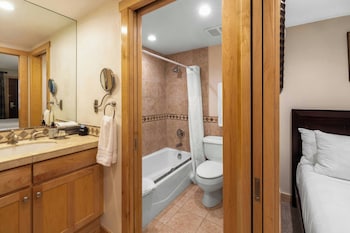 Room, 2 Double Beds (Lodge)
