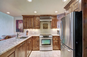 Room, 3 Bedrooms