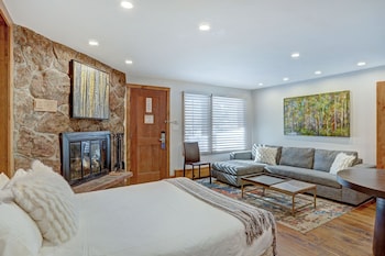 Room, 1 Bedroom (Lodge Residence)