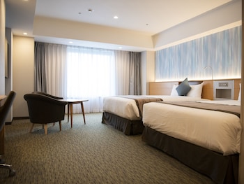 Corner Deluxe Twin Room, Non-Smoking (West Wing)
