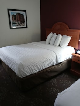 Suite, 2 Queen Beds, Non Smoking