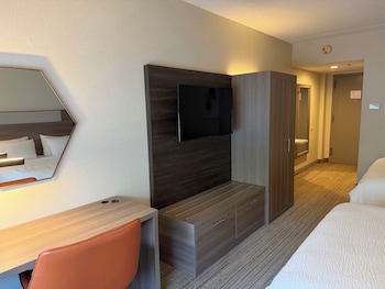 Standard Room, 1 King Bed (Leisure)
