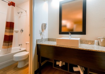 Deluxe Room, 1 King Bed (Smoke Free)