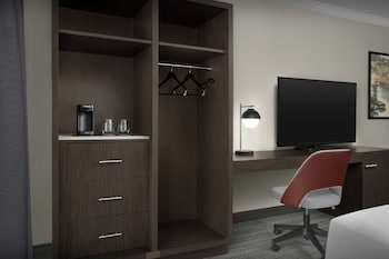 Room, 2 Queen Beds (Mobility Accessible, Roll-In Shower)