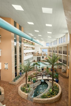 Room, Atrium Exterior, 2 Queen Beds & Sofa, Kitchenette (stairs only)