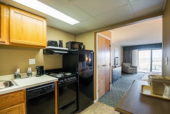 Room, Oceanfront, 1 King Bed & Sofa, Kitchenette
