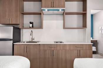 Suite, 2 Double Beds, Non Smoking, Kitchenette