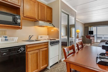 Efficiency, Oceanfront, Exterior Entrance, 2 Double Beds & Sofa Bed, Non Smoking