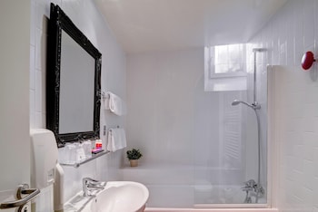 Superior Double Room - Complimentary soft minibar,courtesy tray, Chromecast and digital press