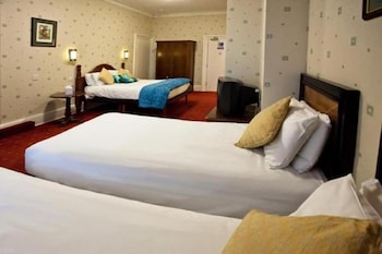 Family Room (2 Adults + 2 Children)