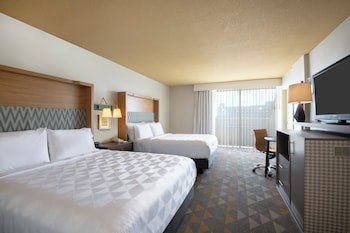 Standard Room, 2 Queen Beds, Accessible Bathtub (Mobility)