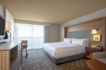 Premium Room, 1 King Bed, Balcony, Mountain View