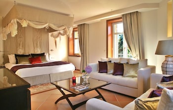 Suite, Balcony, Garden View (Hillside)