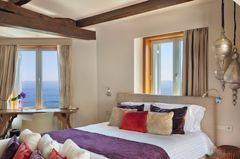 Suite, 1 Twin Bed, Sea View (Hillside Rooftop)