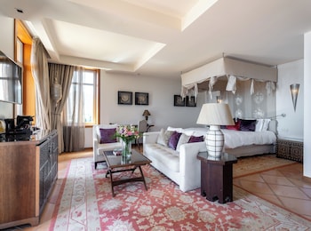 Suite, 1 King Bed, Terrace, Sea View (Hillside)