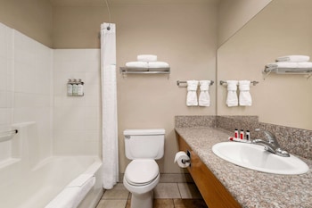 Deluxe Suite, 2 Queen Beds, Non Smoking