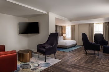 Suite, 1 King Bed