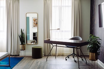 Deluxe Suite, 2 Queen Beds
