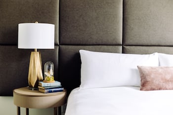 Deluxe Room, 1 King Bed