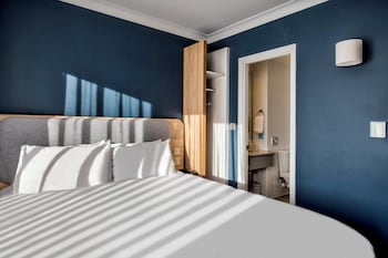 Standard Room, 1 Double Bed (with Free Hot Breakfast)