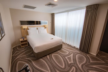 Room, 2 Queen Beds, City View
