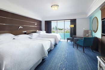 Room, 2 Twin Beds, Balcony (Disney or Bay view)