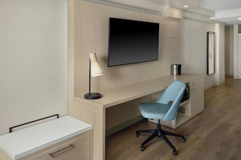 Room, 2 Queen Beds, Hearing Accessible, Ocean View
