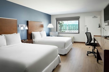 Standard Room, 2 Queen Beds, Hearing Accessible, Pool View