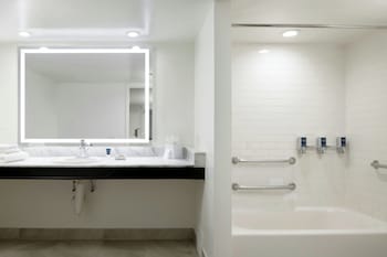 Standard Room, 2 Queen Beds, Hearing Accessible, Pool View