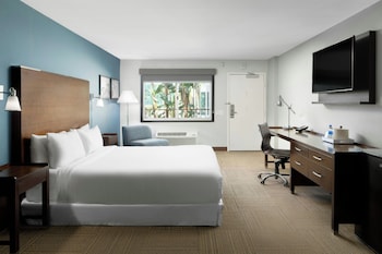 Room, 1 King Bed with Sofa bed, Hearing Accessible, Pool View
