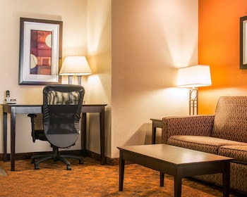Suite, 1 Bedroom, Non Smoking (1 King and 2 Person Sofa Bed)