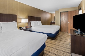 Suite, 2 Queen Beds, Non Smoking, Refrigerator & Microwave (Living Room)