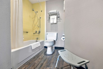 Standard Room, 1 Queen Bed, Accessible, Non Smoking