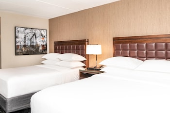 Deluxe Room, 2 Queen Beds (Mobility Accessible, Roll-In Shower)