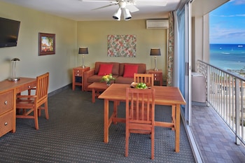 Studio Suite, Partial Ocean View (1 Queen Bed)
