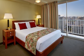 Suite, 1 Bedroom, Partial Ocean View (1 Queen Bed)